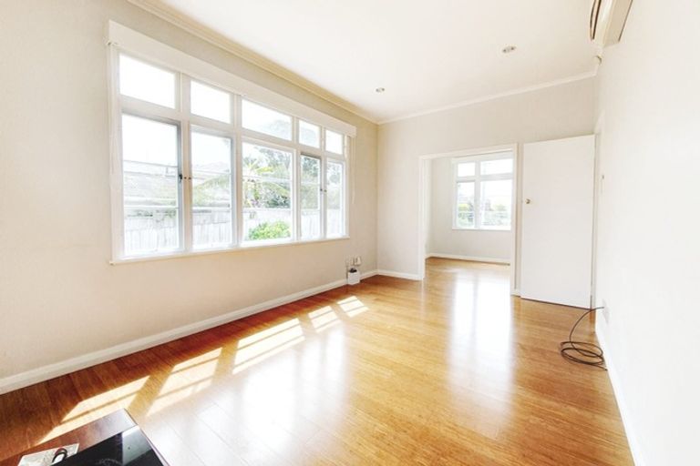 Photo of property in 210 Onewa Road, Birkenhead, Auckland, 0626