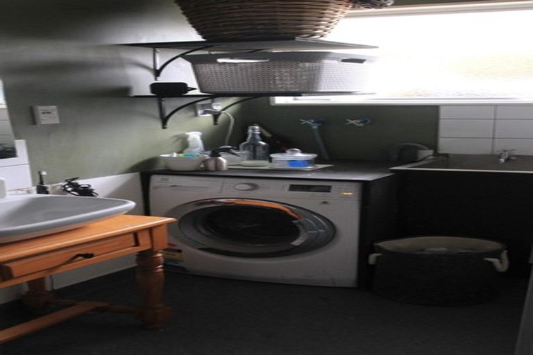 Photo of property in 2/43 Leighton Avenue, Waiwhetu, Lower Hutt, 5010