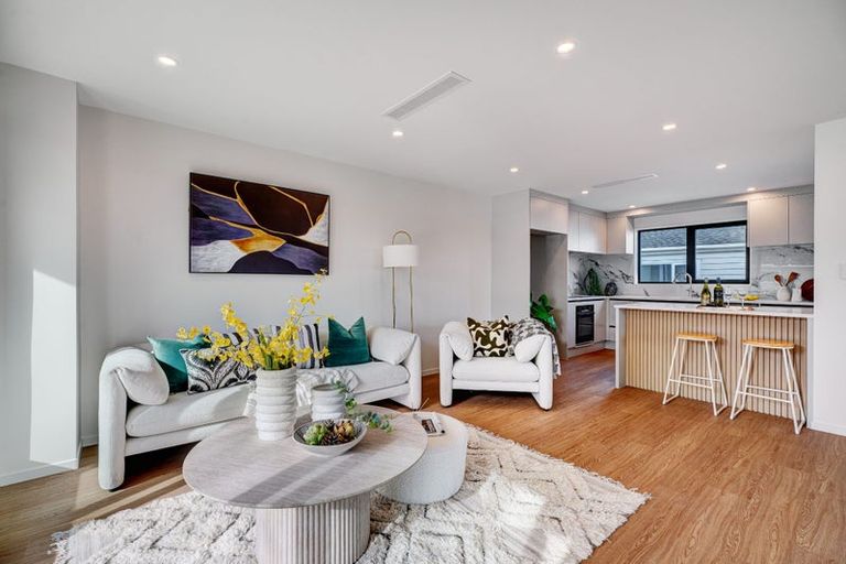Photo of property in 1/20 William Souter Street, Forrest Hill, Auckland, 0620