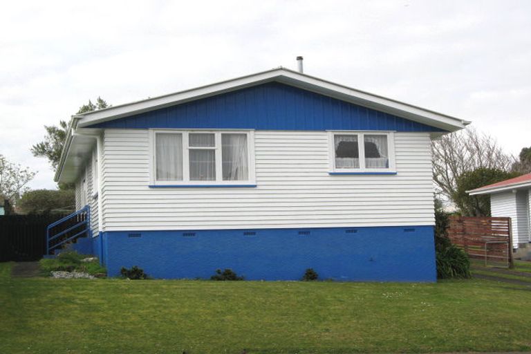 Photo of property in 31 Grenville Street, Marfell, New Plymouth, 4310