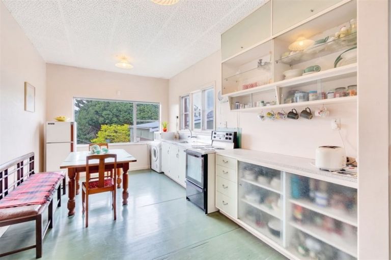 Photo of property in 1614 Great North Road, Waterview, Auckland, 1026