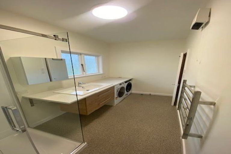 Photo of property in 1/27 Brougham Street, Mount Victoria, Wellington, 6011
