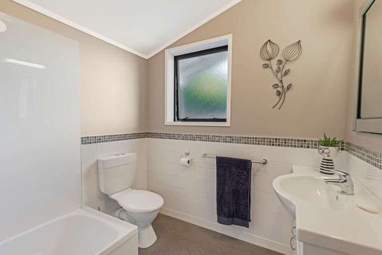 Photo of property in 24 Wairere Road, Bastia Hill, Whanganui, 4500