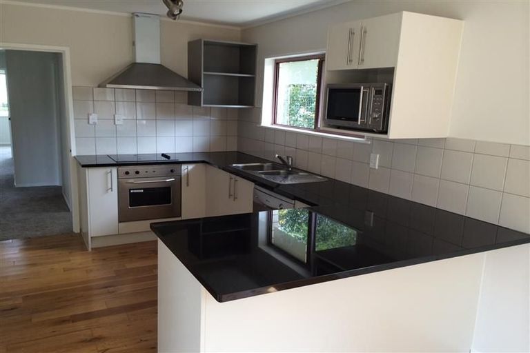 Photo of property in 34 Priestley Drive, Bucklands Beach, Auckland, 2014