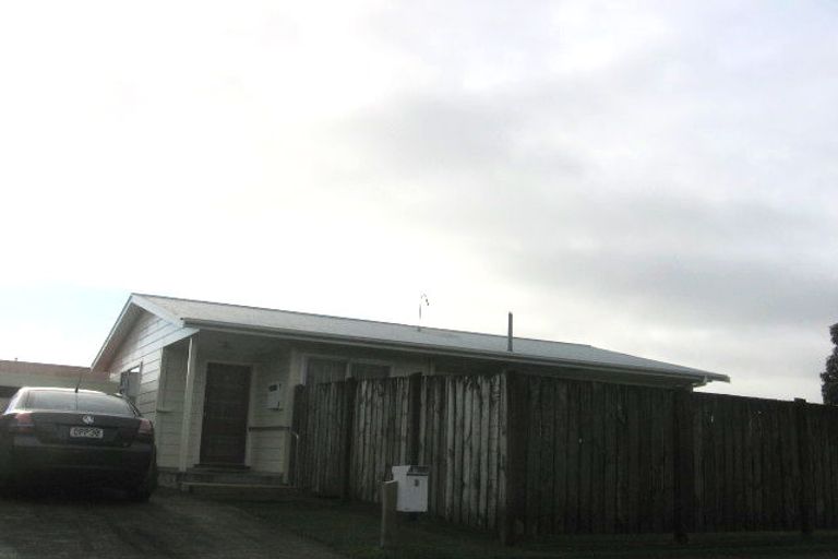 Photo of property in 2 Chelmarsh Place, Highbury, Palmerston North, 4412