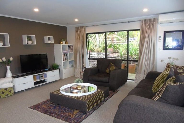 Photo of property in 35 Weggery Drive, Waikanae Beach, Waikanae, 5036