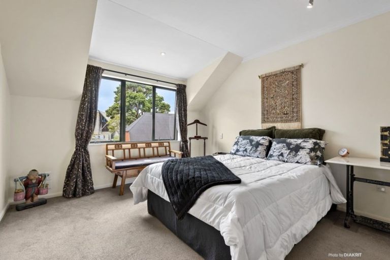 Photo of property in 30 Futuna Close, Karori, Wellington, 6012