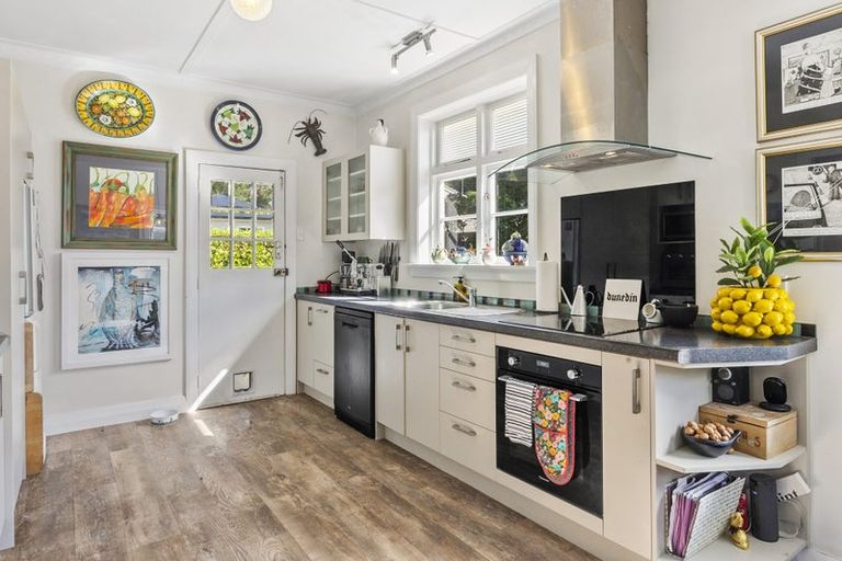 Photo of property in 396 Bay View Road, Saint Clair, Dunedin, 9012