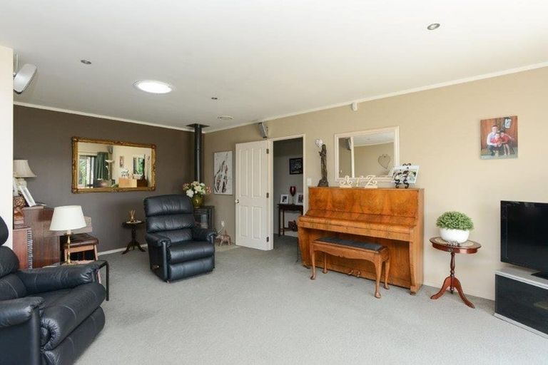 Photo of property in 413 Southland Place, Raureka, Hastings, 4120