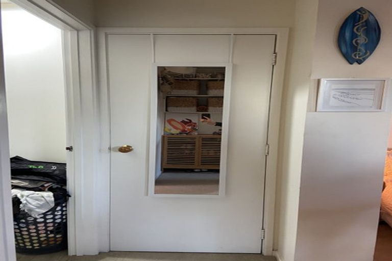 Photo of property in 1/51b Sunset Road, Totara Vale, Auckland, 0632