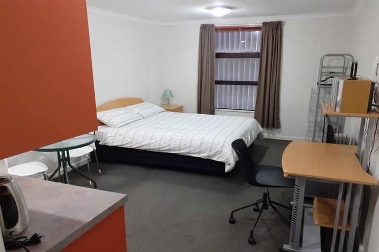 Photo of property in Aitken Street Apartments, 203/5 Aitken Street, Thorndon, Wellington, 6011