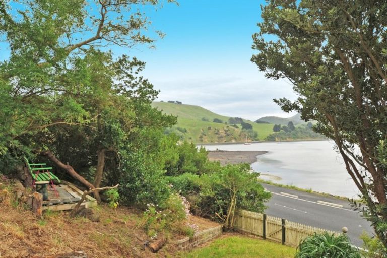 Photo of property in 240 Harington Point Road, Lower Portobello, Dunedin, 9077