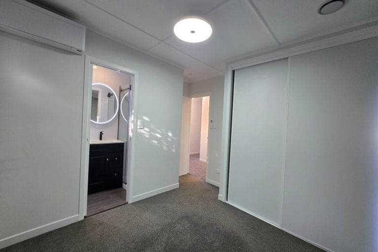 Photo of property in 63 Carlisle Road, Torbay, Auckland, 0630