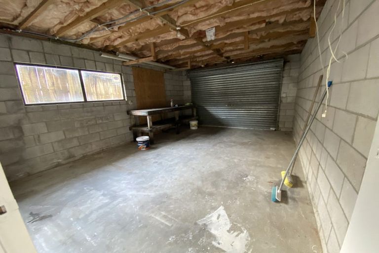 Photo of property in 11 Birman Close, Half Moon Bay, Auckland, 2012