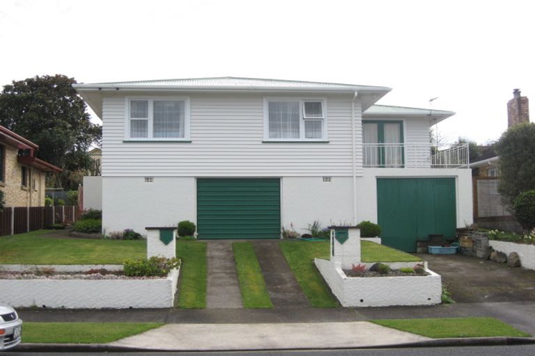 Photo of property in 17 Trafalgar Street, Westown, New Plymouth, 4310