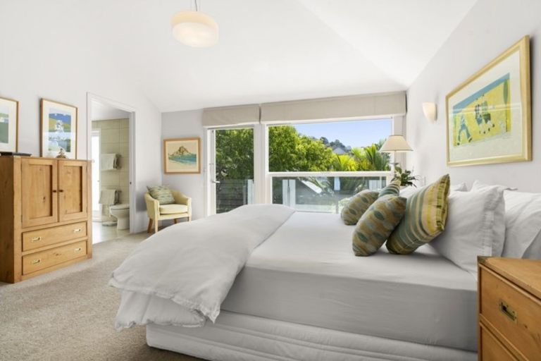 Photo of property in 5f Church Street, Devonport, Auckland, 0624