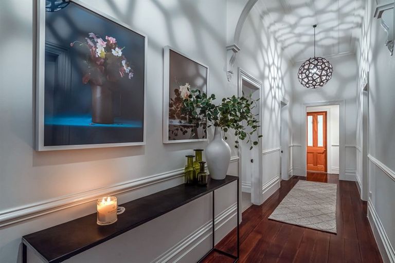 Photo of property in 8 Maritime Terrace, Birkenhead, Auckland, 0626