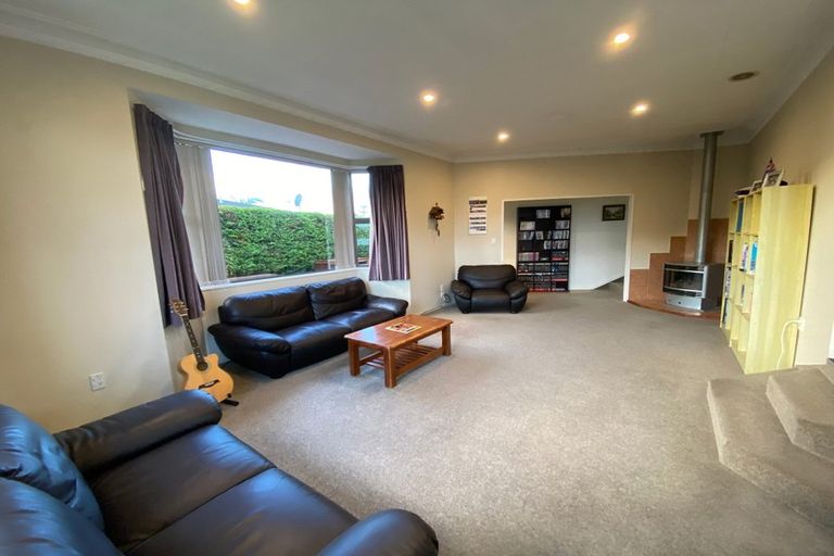Photo of property in 31 Tiverton Crescent, Whalers Gate, New Plymouth, 4310