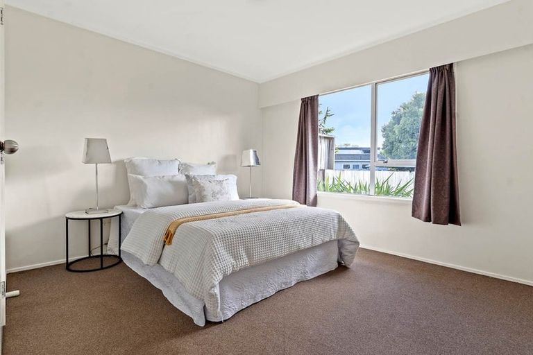 Photo of property in 1/29 Kindergarten Drive, Conifer Grove, Takanini, 2112