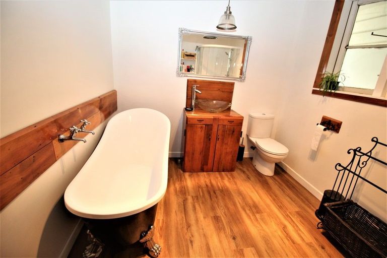 Photo of property in 152 Vogel Street, Woodville, 4920