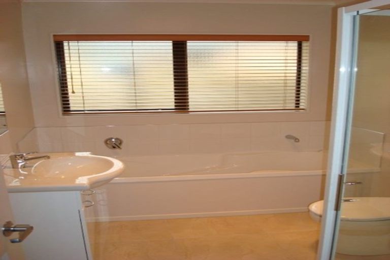 Photo of property in 15 Beaufort Close, Kingsley Heights, Upper Hutt, 5018