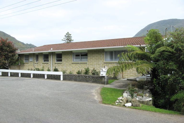Photo of property in 127 Wellington Street, Picton, 7220