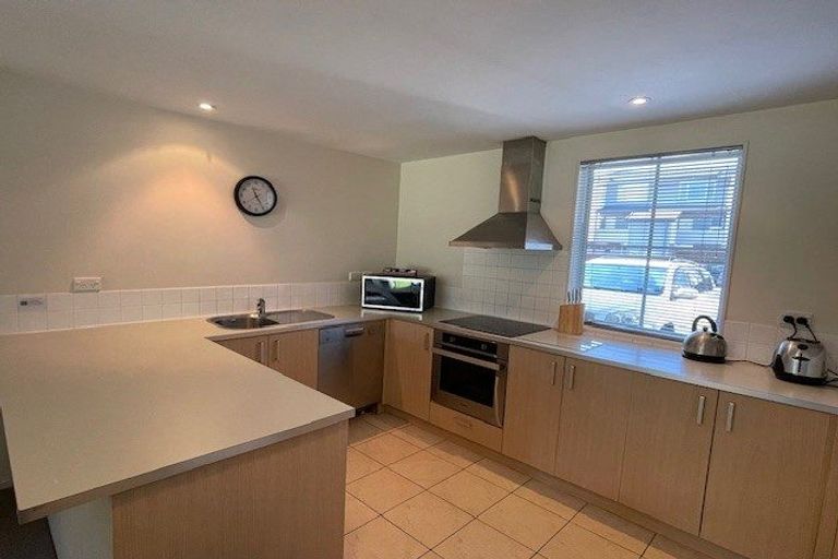 Photo of property in 2/25 Opito Way, East Tamaki, Auckland, 2013