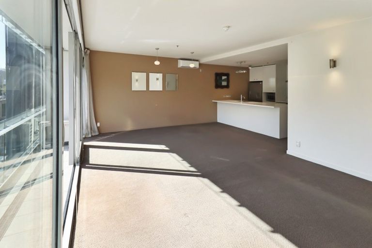 Photo of property in Montreaux Apartments, 1f/164 The Terrace, Wellington Central, Wellington, 6011