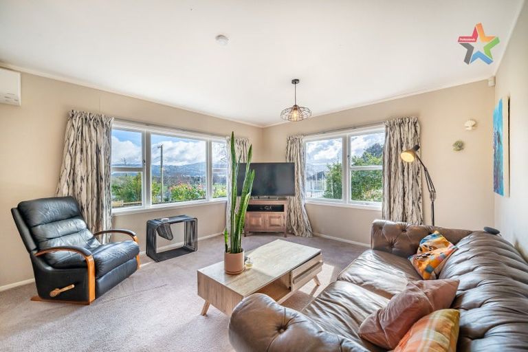 Photo of property in 225 Whites Line East, Waiwhetu, Lower Hutt, 5010