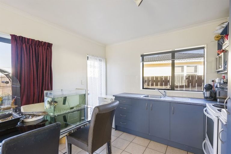 Photo of property in 37 Minaret Drive, Bucklands Beach, Auckland, 2014