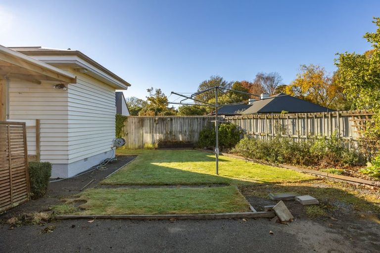 Photo of property in 102 Wairakei Road, Bryndwr, Christchurch, 8052