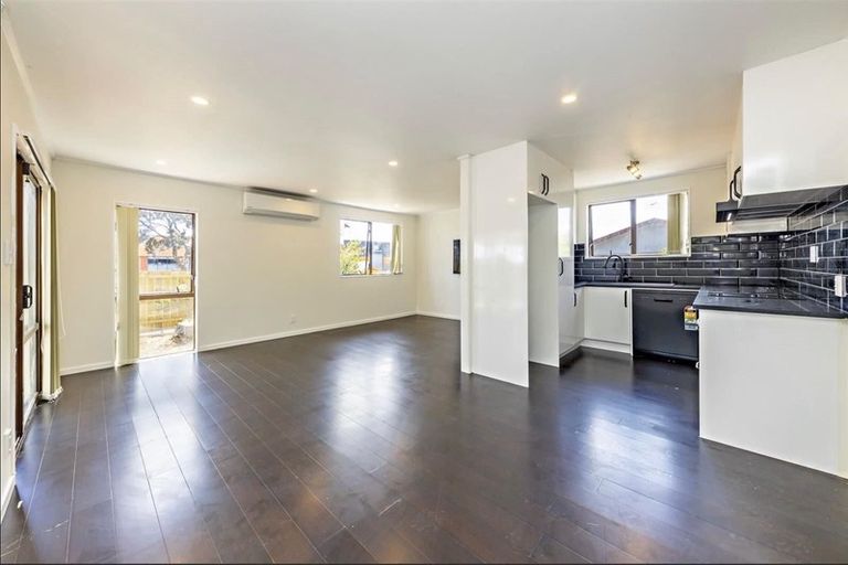 Photo of property in 1/149 Te Irirangi Drive, Flat Bush, Auckland, 2019