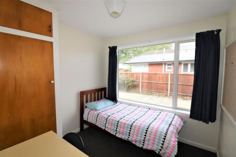 Photo of property in 15 Newbridge Place, Ilam, Christchurch, 8041