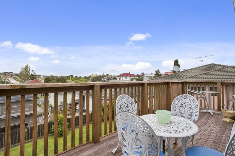 Photo of property in 6 Glass Road, Mount Roskill, Auckland, 1041