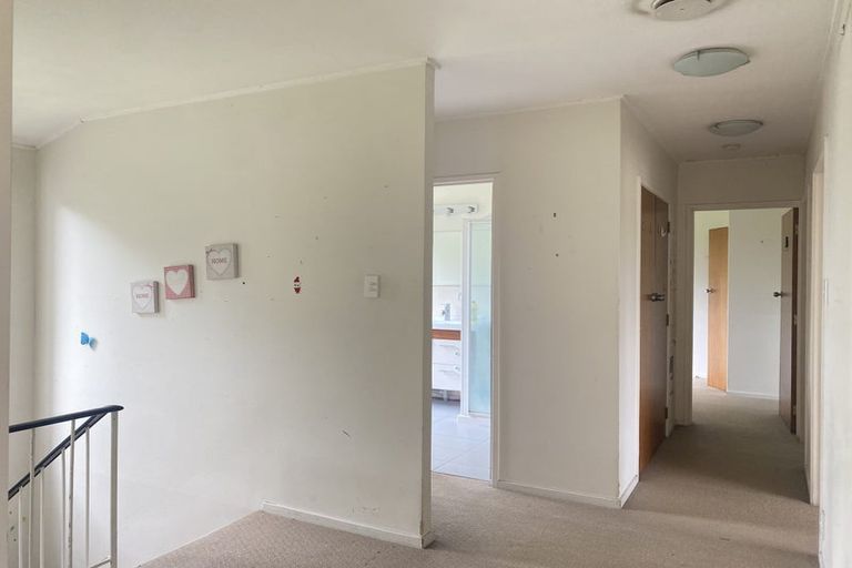 Photo of property in 15 Glenmore Road, Sunnyhills, Auckland, 2010