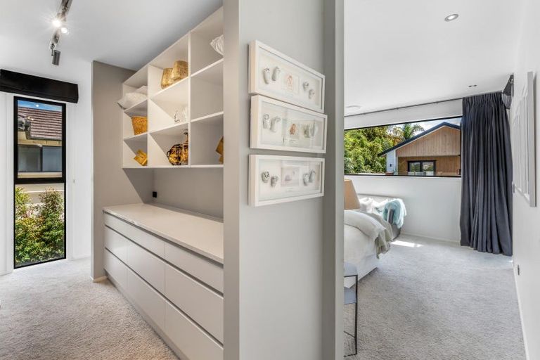 Photo of property in 8 St Elmo Rise, Shamrock Park, Auckland, 2016