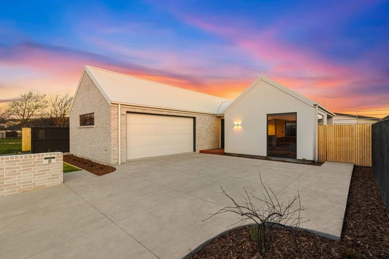 Photo of property in 8 Pipipi Lane, Halswell, Christchurch, 8025