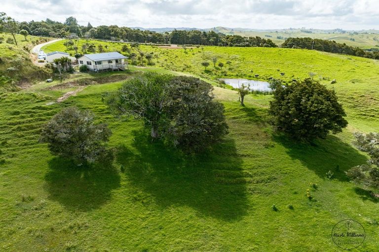 Photo of property in 134 Heatley Road, Whakapirau, Maungaturoto, 0583
