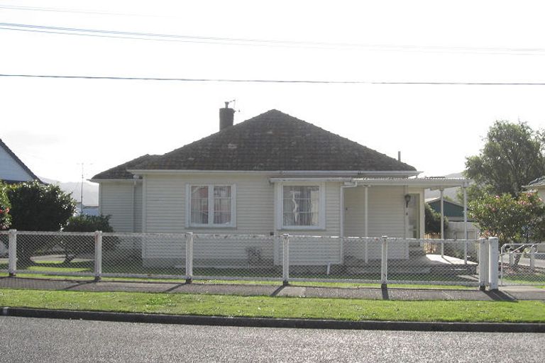 Photo of property in 20 Newcombe Street, Naenae, Lower Hutt, 5011