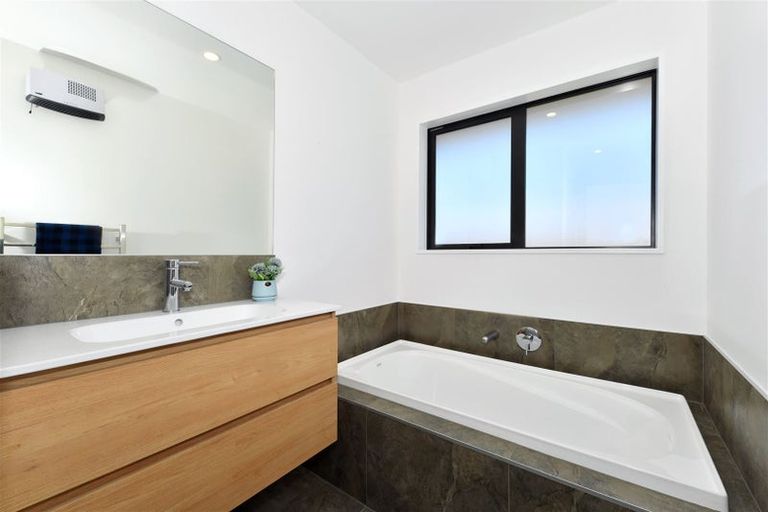 Photo of property in 33 Russell Lilley Drive, Rolleston, 7614