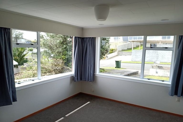 Photo of property in 25 Crownhill Street, Spotswood, New Plymouth, 4310