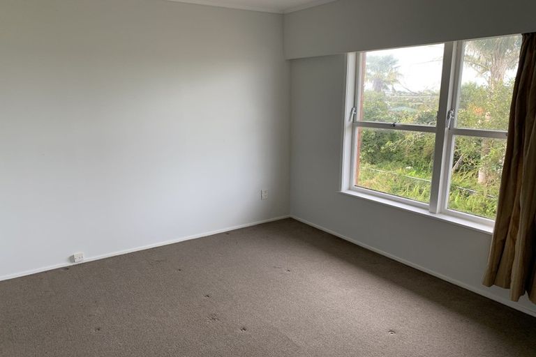 Photo of property in 2/6 Stanley Road, Glenfield, Auckland, 0629