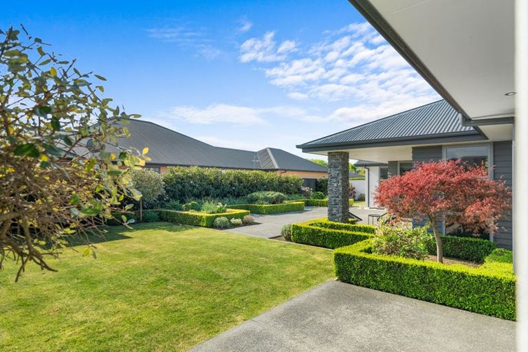 Photo of property in 14 Crown Close, Prebbleton, 7604