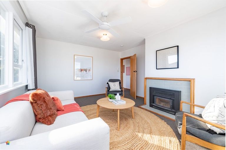 Photo of property in 9 Sasanof View, Ascot Park, Porirua, 5024