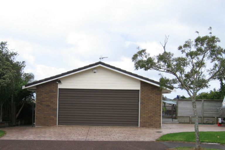 Photo of property in 14 Princess Maria Place, Massey, Auckland, 0614