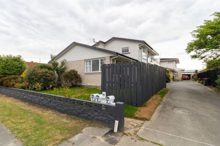 Photo of property in 1/11 Division Street, Riccarton, Christchurch, 8041