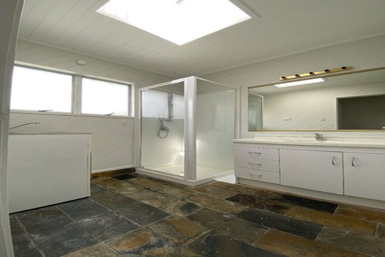 Photo of property in 24 Mirrabooka Avenue, Botany Downs, Auckland, 2010