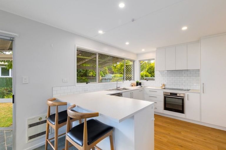 Photo of property in 42 Crofton Road, Harewood, Christchurch, 8051