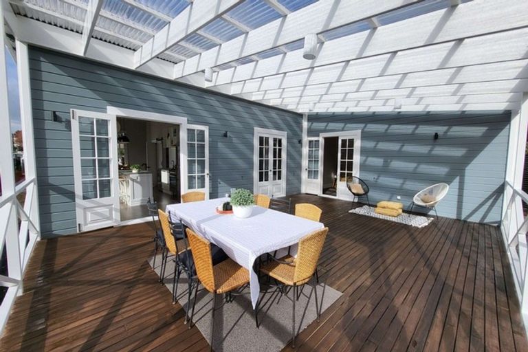 Photo of property in 10 Stewart Street, Marton, 4710