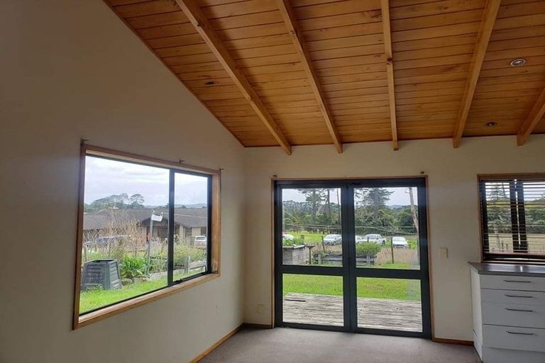 Photo of property in 60 Hanham Road, Kumeu, 0891